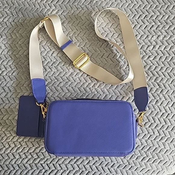 Joy Clean & Saffiano leather crossbody camera bag. 8.5W x 6H - Picture 3 of 3